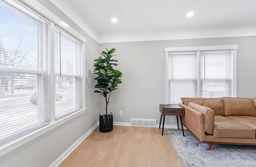 Wyandotte Apartment | Spacious Mid Century Modern 1 Bed 1 Bath 65" TV