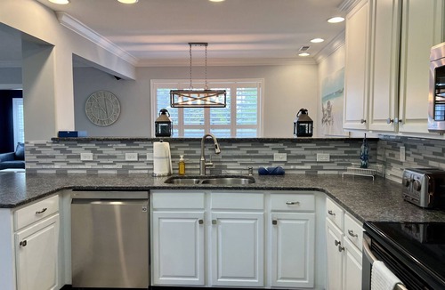 Keys Of Marsh Harbor House | Spacious Rehoboth Retreat: 2 Suites - Linens and Towels Incl, Centrally Located