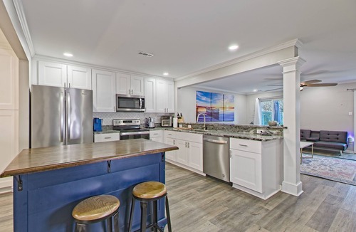 Norfolk - Virginia Beach House | Spacious remodeled Townhome
