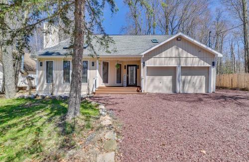 Tobyhanna House | Spacious Retreat 7 Mi to Tobyhanna State Park!