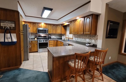 Lakeview House | Spacious Three level lakefront Home