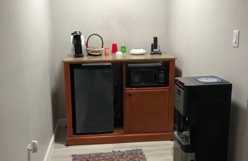 New Market House | Spacious Unit with Mountain View