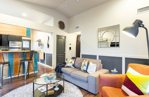 Southwest Village House | SPARKLING CLEAN-CANAL Walking/Running/Biking to Baseball, Downtown Events & Mo