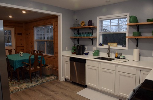 Big Chimney House | Sparrows Nest Luxurious newly built home overlooking woods and mountains.