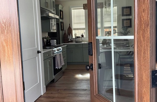 Elm Cottage | Spectacular 2BR/2BA private peaceful cottage - minutes from downtown Lititz.