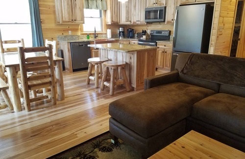 Berkeley Springs Cabin | Spectacular couples retreat, private wooded location, pet friendly, WiFi