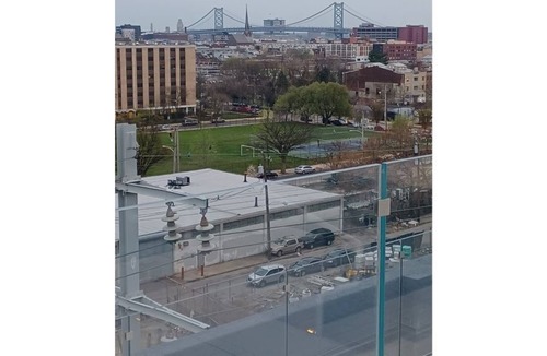 Poplar Apartment | Spectacular rooftop- near the Met- 5 minutes from Center City