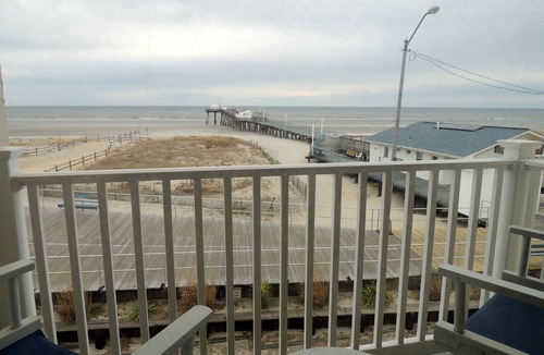 North End Condo | Spectacular views from this oceanfront condo