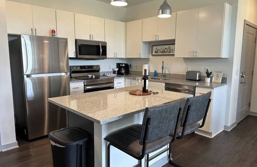 Tuttle West Apartment | Spotless Remote Work Flat | Pool + Fast WiFi