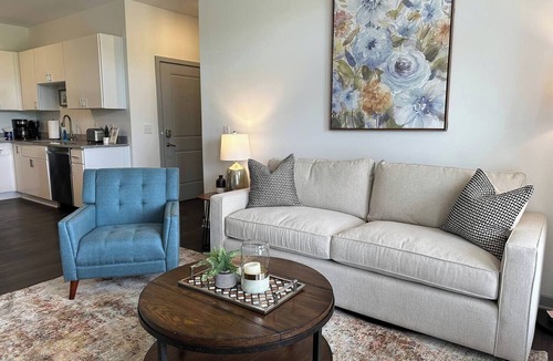 Tuttle West Apartment | Spotless Remote Work Flat | Pool + Fast WiFi