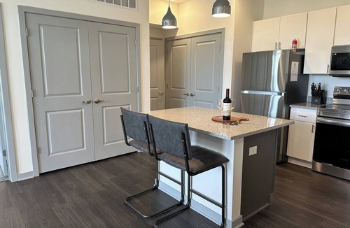 Tuttle West Apartment | Spotless Remote Work Flat | Pool + Fast WiFi