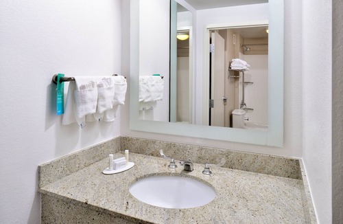 Fairfax Hotel | SpringHill Suites by Marriott Fairfax Fair Oaks