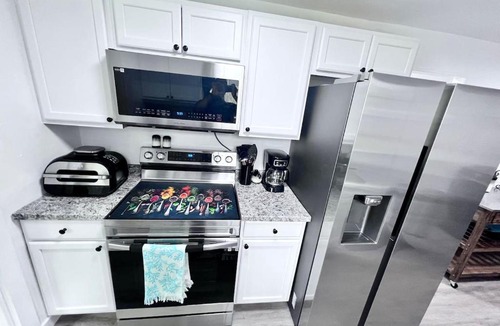 St. Augustine South House | St Augustine Home 3 bdr PetFriendly Fully Fenced Backyard
