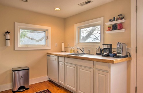 Neavitt House | St. Michaels Area Cottage - Walk to Water & Marina