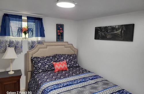 Weequahic Apartment | St. Theresa Lux 6 Bedroom 2 Bathroom Apartment