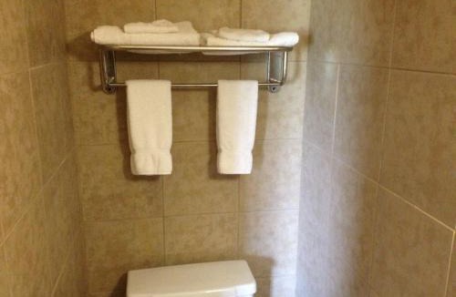 Athol Springs Hotel | Stadium View Inn