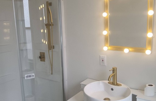 Pittsburgh Apartment | "Stay in your very own Cozy Shelter"!