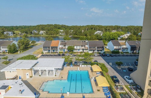 North Shores House | Steps from the Ocean! Renovated Townhome with Pool, Beach & Private Yard