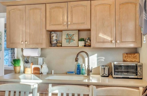 Ocean Gate House | Steps to Beach with Linens + Towels including AC