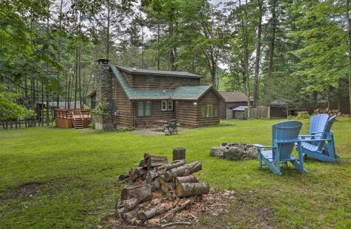 Tafton House | Steps to Lake Tafton Cottage with Fire Pit and Grill