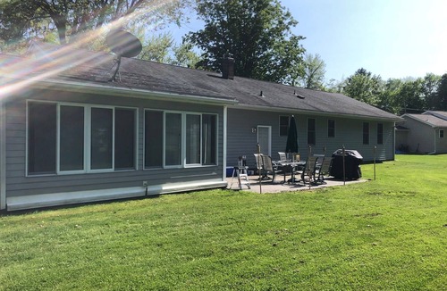 Dunkirk House | Steps to the beaches of Lake Erie 4BR, 3BA Beautiful House