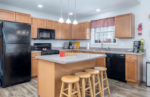 Hidden Valley House | Stocked, Beautiful, Comfortable Mountain Home - Perfect Family Getaway