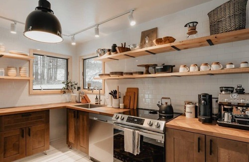 Town of Delaware House | Stonebridge Hideaway - Enchanting 3 Bedroom Cabin