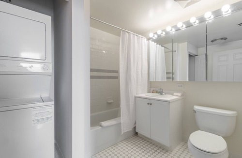 Downtown Jersey City Apartment | Studio in Downtown Jersey City near NYC