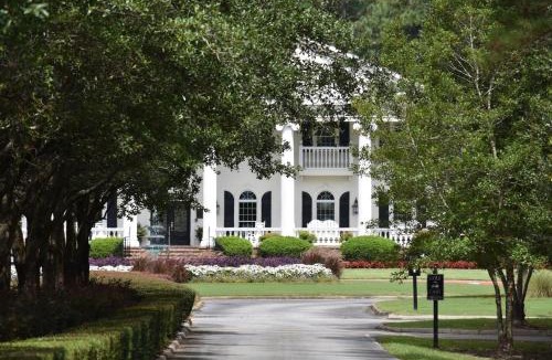 Calabash Apartment | Studio Style Home 308L features Golf