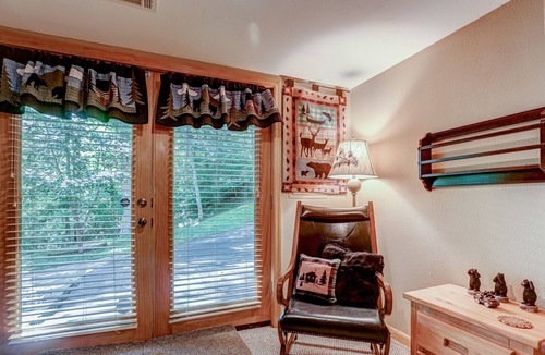 Tarheel House | Stunning home with fireplace, gazebo & Ping-Pong - dogs welcome
