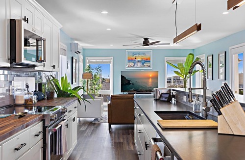 Mystic Island House | Stunning 2600 ft² waterfront home, pet friendly, 8 person hot tub, rooftop deck