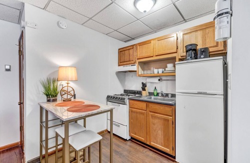 Swarthmore Apartment | Stylish 1B/1B in Town Center Swarthmore College w/Parking Spot!