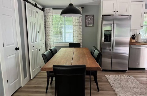 Rowland House | Stylish 2-Bedroom Ski/Lake House with AC in Masthope Mountain Community
