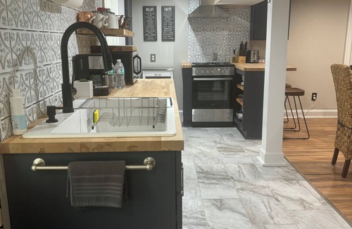 Arbutus Apartment | Stylish apartment in Baltimore - Minutes from everything!