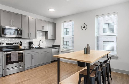 East Walnut HIlls Apartment | Stylish apartment near shops and entertainment