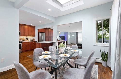 Cove - East Side - Shippan House | Stylish Beach Home near Stamford Downtown/Beach