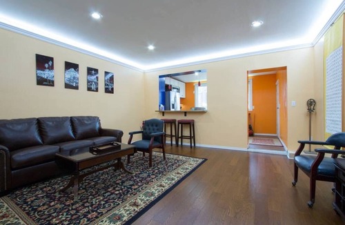 Kingman Park Apartment | Stylish, bright 1 Bedroom Apt on 2nd Floor, Near H St. NE Capitol Hill