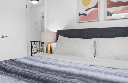Pittsburgh House | Stylish & Bright 4Bdrm House on Mt Troy/Pittsburgh