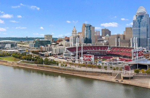 Downtown Cincinnati Condo | Stylish Downtown Condo, Steps to Ball Park w/ Unmatched Pool & Amenities 228