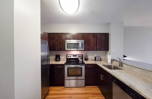 White Plains Apartment | Stylish White Plains 1 Bedroom with Amenities