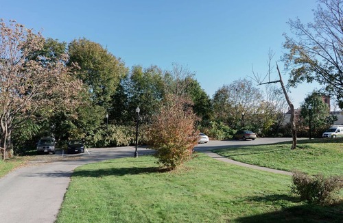 Poughkeepsie House | Stylist and spacious centrally located one bedroom apartment