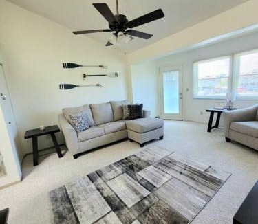 Oak Harbor Apartment | Sunnie Days condo in Oak Harbor on Lake Erie!