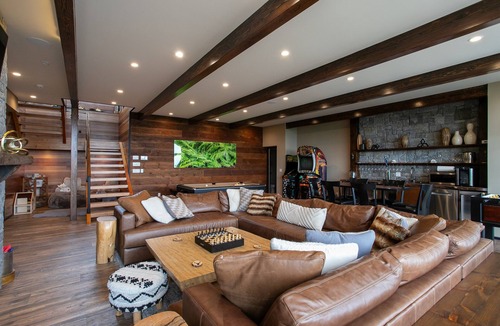 New Marlborough House | Sunset Falls: A Berkshire Mountain Luxury Retreat