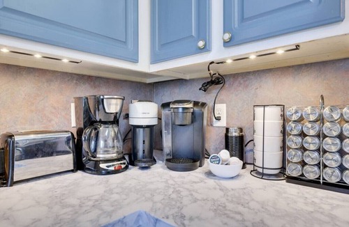 Pocono Summit House | Sunset Paradise! Lakefront!+hot-tub & a lot more !