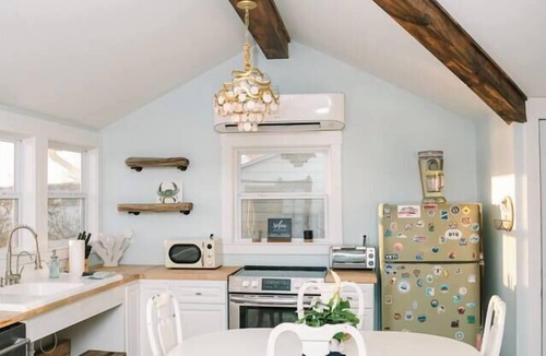 Elkton Cottage | Sunset River Shack -amazing waterfront view