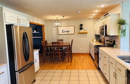 Monticello House | Sunshine Escape: Spacious 6-BDR Home w/Patio, Fire Pit & 2 Miles to Marina