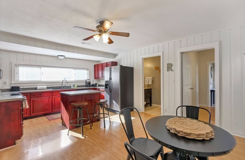 Mason House | Sunshine House in Mason, Beautiful Cozy Cottage
