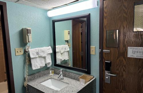 Blytheville Hotel | Super 8 by Wyndham Blytheville