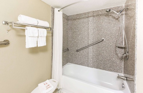 Caryville Hotel | Super 8 by Wyndham Caryville TN