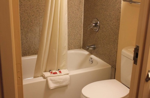 Laurel Hotel | Super 8 by Wyndham Laurel